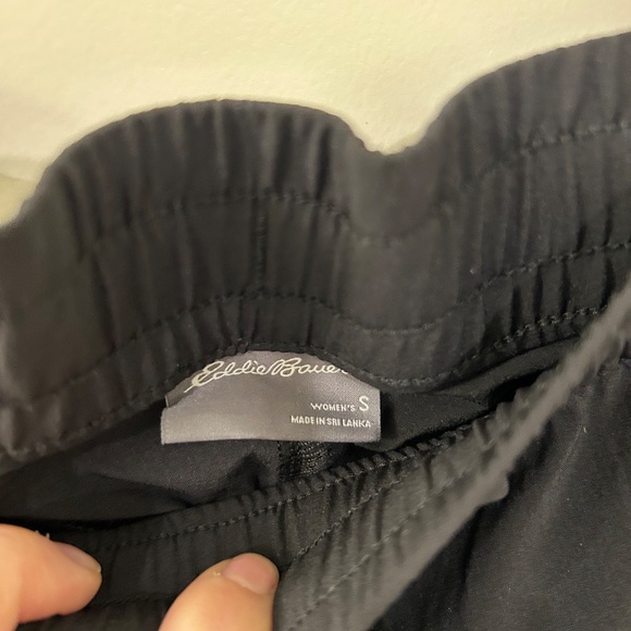 Eddie Bauer Black Women's Departure Amphib Shorts - Picture 8 of 9